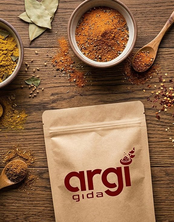 Farklı mutfak kültürlerine uygun olarak hazırlanan karışım baharatlarımız; et, tavuk, balık ve dünya mutfağı tarifleri için özel aromalar sunar. Köri, kajun, taco, barbekü ve fajita gibi baharat karışımları profesyonel mutfaklar için ideal çözümler sağlar.