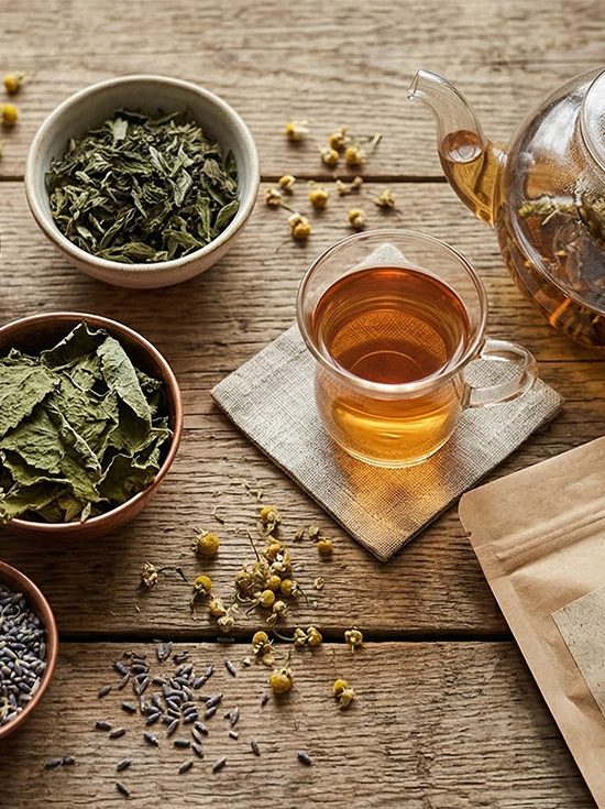 Doğal bitkilerden hazırlanan çay çeşitleri, aromatik ve keyifli içecek alternatifleri sunar. Sindirim, bağışıklık ve rahatlama amaçlı tercih edilen bitki çayları geniş ürün seçenekleriyle müşterilerimize ulaştırılır.