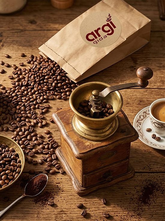 Türk kahvesinden filtre kahveye, espresso ve geleneksel kahve çeşitlerine kadar farklı damak zevklerine hitap eden kahve ürünleri Argi Gıda ürün grupları arasında yer alır.